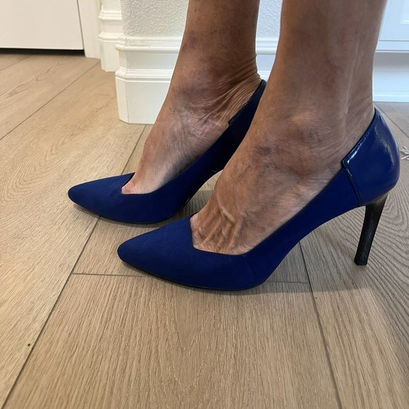 Limited Edition leather cobalt blue pumps with gunmetal heels - Picture 3 of 9
